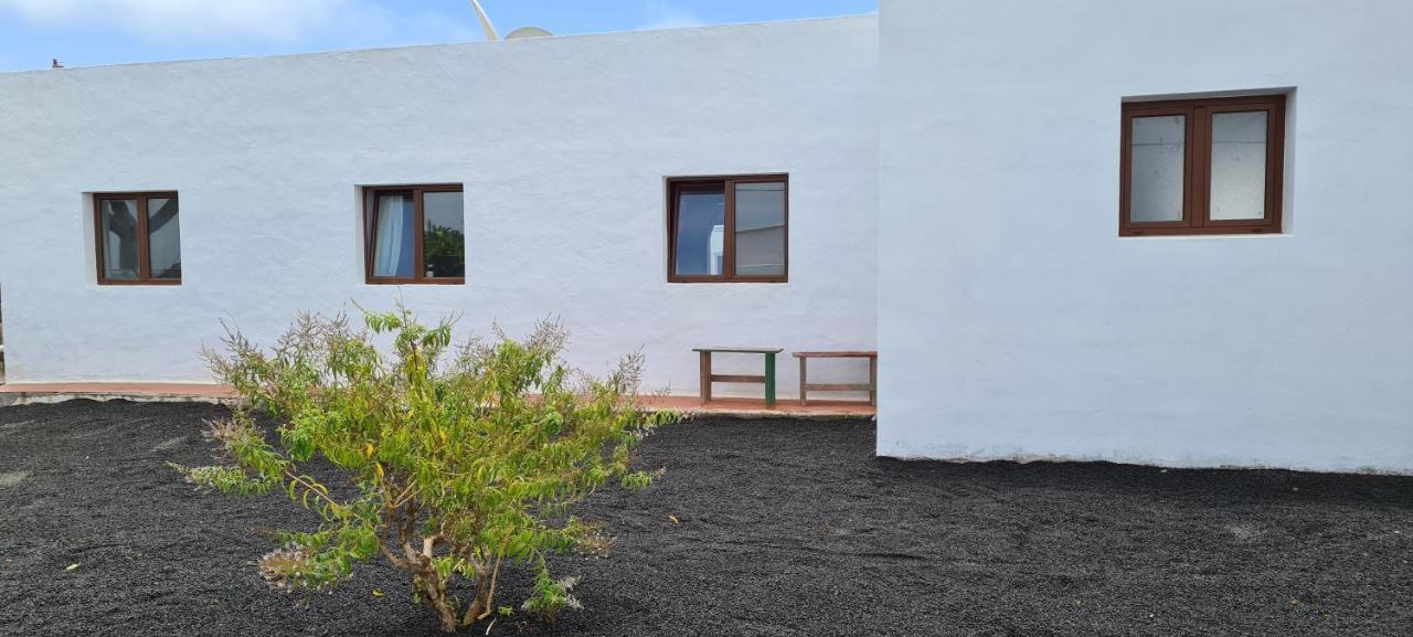 Casa Rural Yeyo En El Crater Del Volcan Tinguaton Eksteriør billede